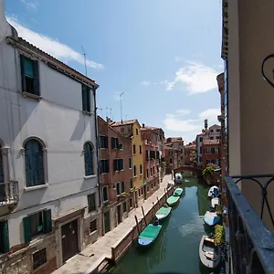 https://appartamento-delle-vele.hotelinveneto.com