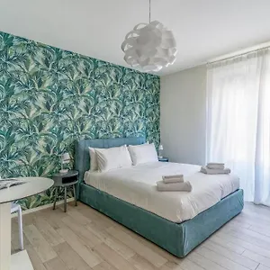 https://italianway-the-b-village-new.it-lombardy.com