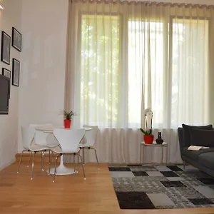 https://bright-and-silent-apartment-near-two-towers.emilia-romagnahotels.net
